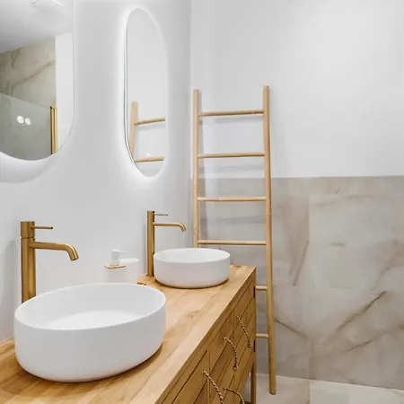 Casa Rija - Renovated 2br - Heart Of Pueblo Mijas